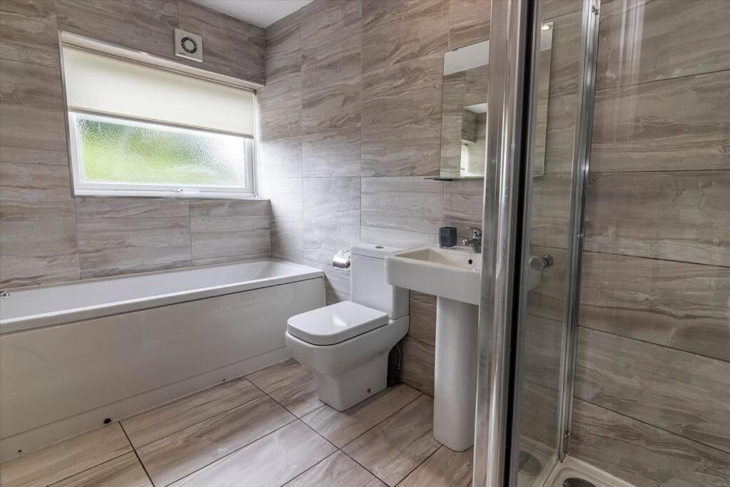 Dovecote House Beeston Private Parking 15Mins From Nottingham City Centre Close To Qmc Hospital Exterior photo